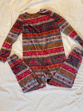 NATURAL LIFE XS Sherpa Pullover with Red and Blue Floral Trim